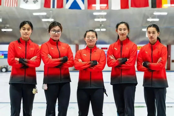 世界杯预选赛积分榜-中国女子冰壶青年队时隔八年再获铜牌！上海班底闪耀世青赛|中国女队|美国队|米兰冬奥会|女队|中国队_新浪体育_新浪新闻