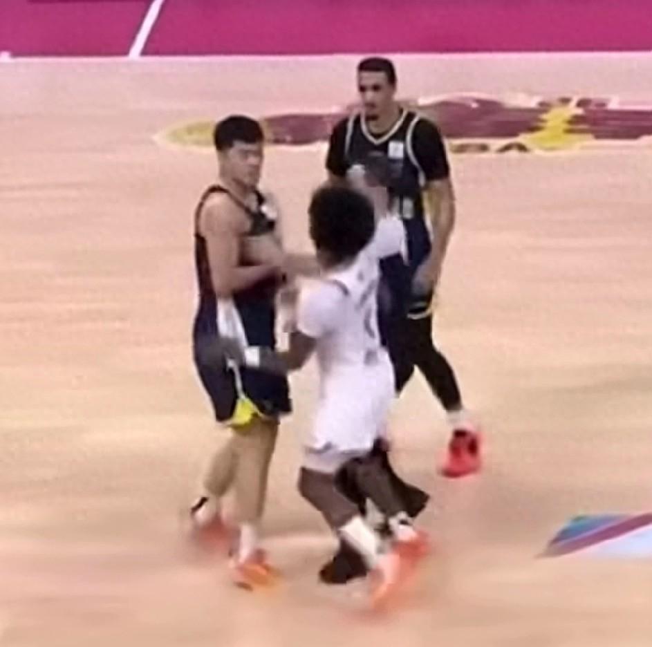 世界杯预选赛赛程-彻底杠上！古德温深夜控诉杜锋，联赛恐介入调查，迪亚洛贼喊捉贼