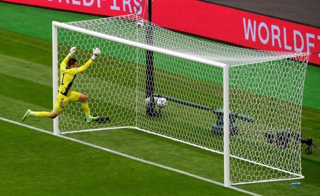 世界杯预选赛名额分配-【观察】搞笑人人有份！“快乐足球”为何席卷欧洲杯？