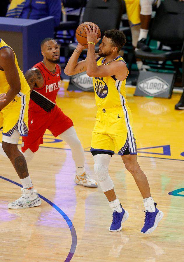 世界杯晋级规则-库里疯狂砍分不忘防守：最佳防守阵容给我投一票？